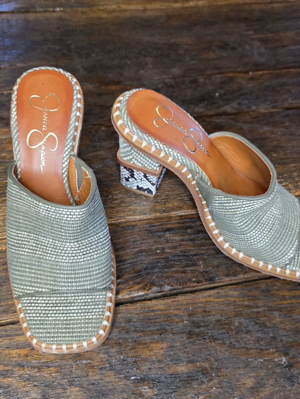Jessica Simpson Green Woven Block Heel Mule Sandals Size 7 Snake Print